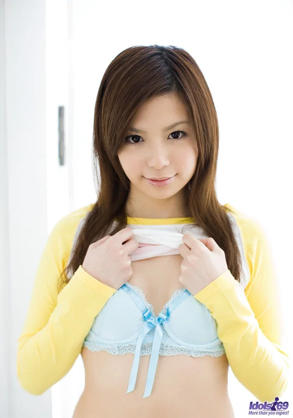 Adorable Japanese girl Riri Kuribayashi exposes her trimmed pussy  - Japanese, Asian, Non Nude, Public, Skirt, Babe, Panties, Close Up, Face, Nipples  - Photo 8