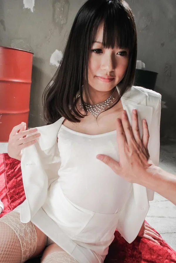Japanese MILF Kotomi Asakura squirts after being fucked on a mattress  - Squirting, Japanese, MILF, Asian, Pissing, Stockings, Fingering, Spreading, Reality, Pussy  - Photo 2