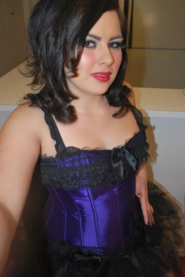 Chubby amateur girl Beth Cole reveals her natural tits and poses naked  - Selfie, Thick, Curvy, Chubby, Amateur, BBW, Big Tits, Brunette, Non Nude, Swingers  - Photo 1