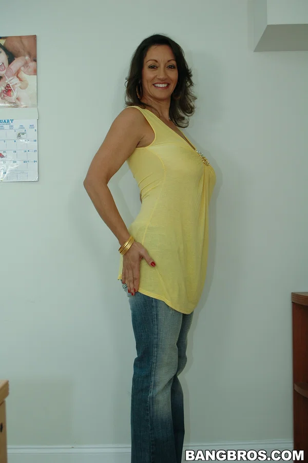 Stunning MILF with huge juggs Persia sucks and rides a dick in POV  - MILF, Arab, Casting, POV, Hardcore, Big Tits, Handjob, Pussy, Brunette, Blowjob  - Photo 7