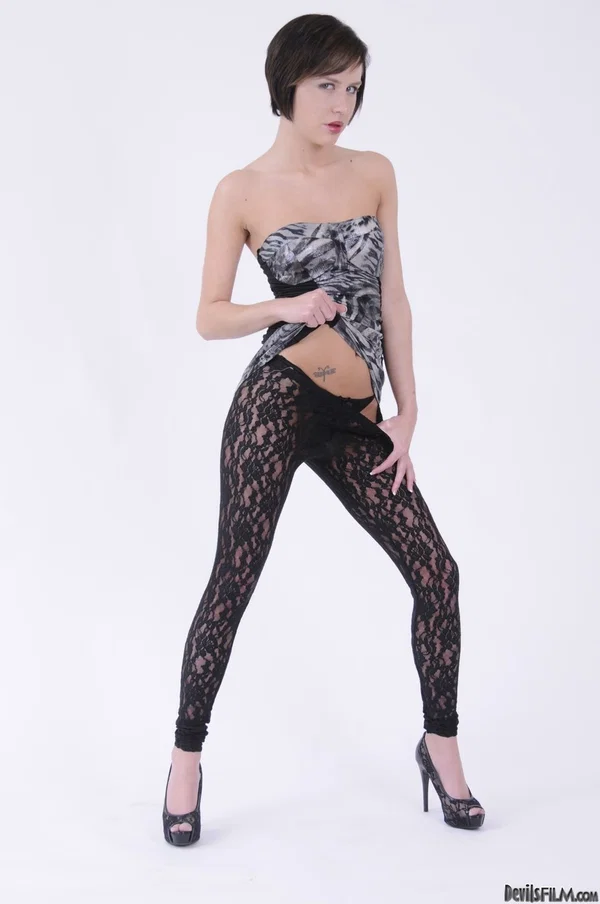 Skinny short haired vixen Kelly Klass taking her dress and black panties off  - Mom, Teen, Family, Short Hair, Skinny, Blonde, Cute, Pornstar, Pussy, Spreading  - Photo 4