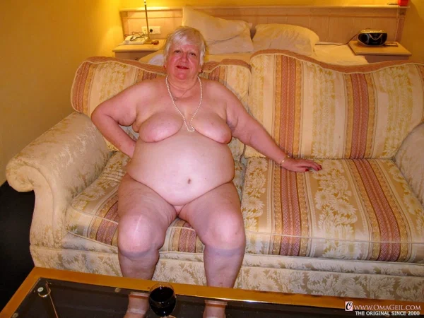 Horny granny Marina P reveals her saggy tits before getting finger fucked  - Granny, BBW, Curvy, Thick, Chubby, Big Tits, Hairy, Short Hair, Blonde, Glasses  - Photo 8