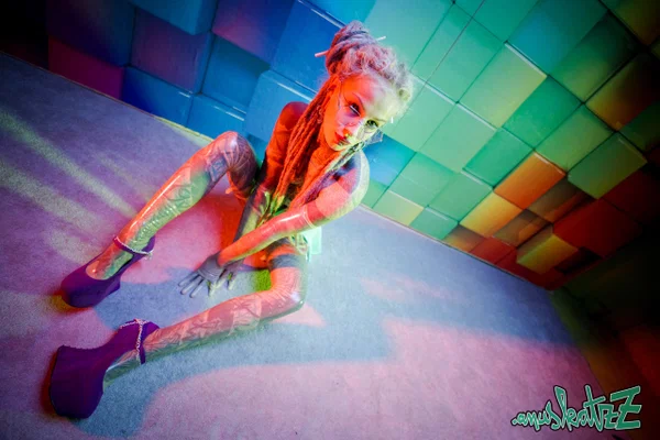 Tattooed freak Anuskatzz masturbates with toys in cantilever heels  - Latex, Glasses, Piercing, Fetish, Tattoo, Pigtails, High Heels, Dildo, Masturbation, Spreading  - Photo 16