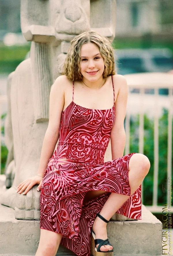 Wild amateur vixen in tight dress Fiona flashing her innocent beaver in public  - Public, Mom, Amateur, Teen, Sexy, Massage, Cute, Model, Glamour, Outdoor  - Photo 1
