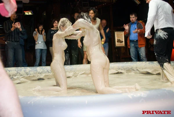 Busty models Stella Delcroix & Terri Summers duke it out in naked mud match  - Big Tits, Pornstar, MILF, Mature, Ass, Natural Tits, PAWG  - Photo 9