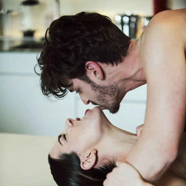 Amateur femdom Zoe Davis makes out with her bound slave on the kitchen counter  - European  - Photo 6