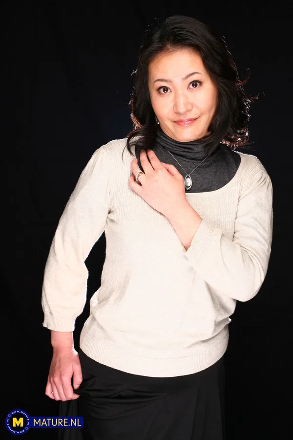 Mature NL Jun, Sachiko  - Japanese, Asian, Mature, MILF, Amateur, European, Non Nude, Short Hair  - Photo 3