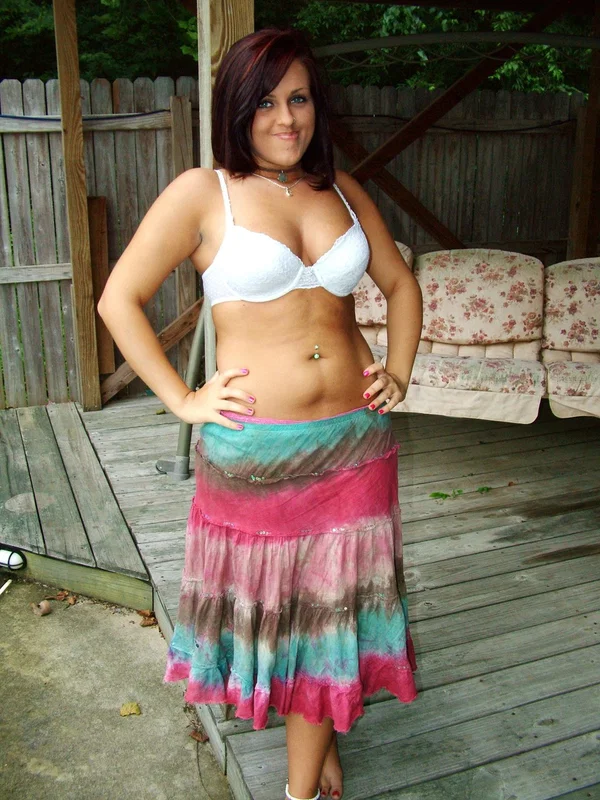 Sexy amateur teen Roxy doffs her skirt and squeezes her big juggs outdoors  - Teen, Amateur, Cute  - Photo 2