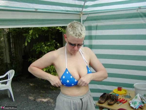 Mature woman Tiffany Pearl soaks herself with a hose while taking off a bikini  - Mature, Thick, Amateur, Bikini, Short Hair, Saggy Tits, BBW, Curvy, Chubby, Outdoor  - Photo 6