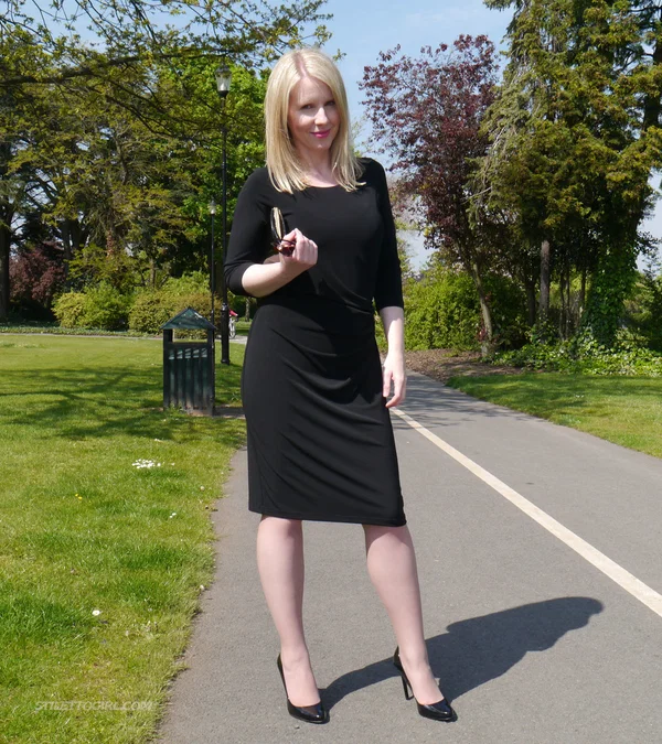 Stiletto Girl starring Jenny Porn Photos  - Skirt, Legs, High Heels, Clothed, Non Nude, Blonde, Fetish, MILF, Outdoor  - Photo 6