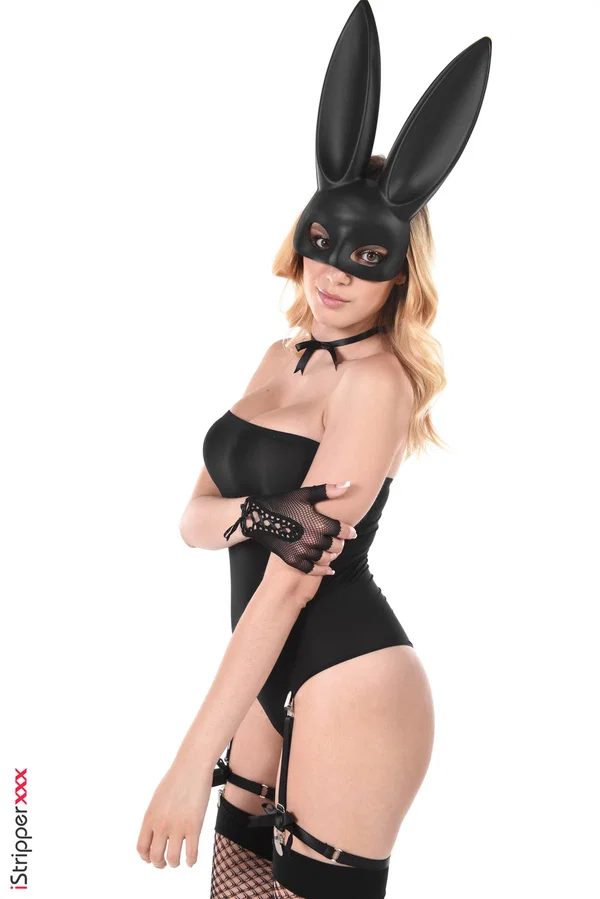Sexy blonde Paola Hard dildos her pussy while wearing a black rabbit mask  - Cosplay, Ass, Lingerie, Stockings, Big Tits, High Heels, Anal, Panties, Dildo, Masturbation  - Photo 5