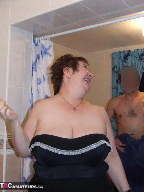 Mature plumper Kinky Carol pleasures a younger man's cock in her kitchen  - Mature, Chubby, Short Hair, Thick, Curvy, BBW, Handjob, Stockings, Big Tits, Blowjob  - Photo 16