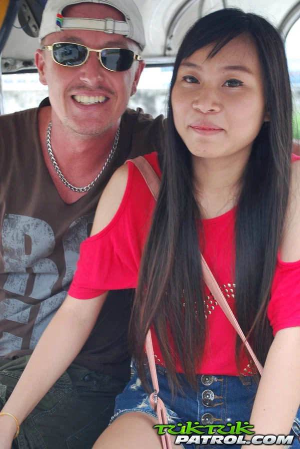 Pretty Asian Bew rides in a tuk tuk while showing her hot legs in booty shorts  - Thai, Mom, Asian, Amateur, Sexy, Tall, Skinny, British  - Photo 17