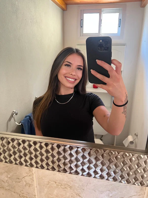 OnlyFans Sabrina Fontana featuring Sabrina Fontana Nude Pictures  - Selfie, Curvy, Chubby, Thick, BBW, Jeans, Non Nude, Sexy, Skinny, Outdoor  - Photo 7