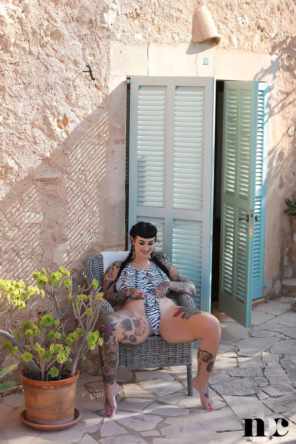 Tattooed babe Cherrie Pie shows off her juicy tits and her big booty outdoors  - Chubby, Curvy, Thick, BBW, Babe, Piercing, Beautiful, Outdoor, Solo, Non Nude  - Photo 8
