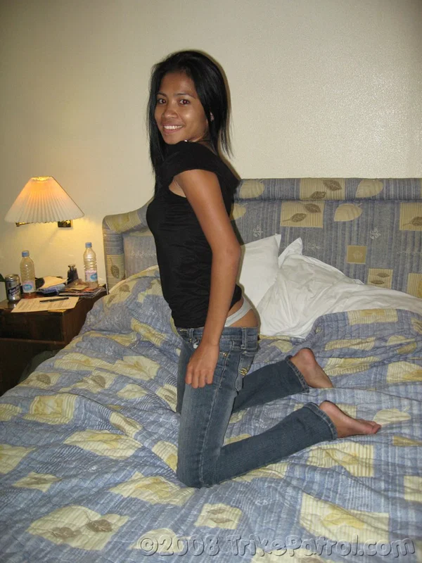 Cute Filipina Lyza Gubot strips naked before having sex in the bathroom  - Filipina, Pinay, Asian, Amateur  - Photo 6