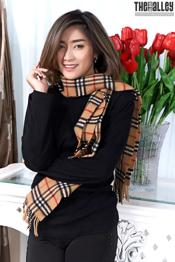 Asian beauty Apple gets bare naked with a winter scarf around her neck  - Asian, Pussy, Beautiful, Short Hair, Babe, Clothed, Brunette, Spreading, Solo, Hairy  - Photo 1