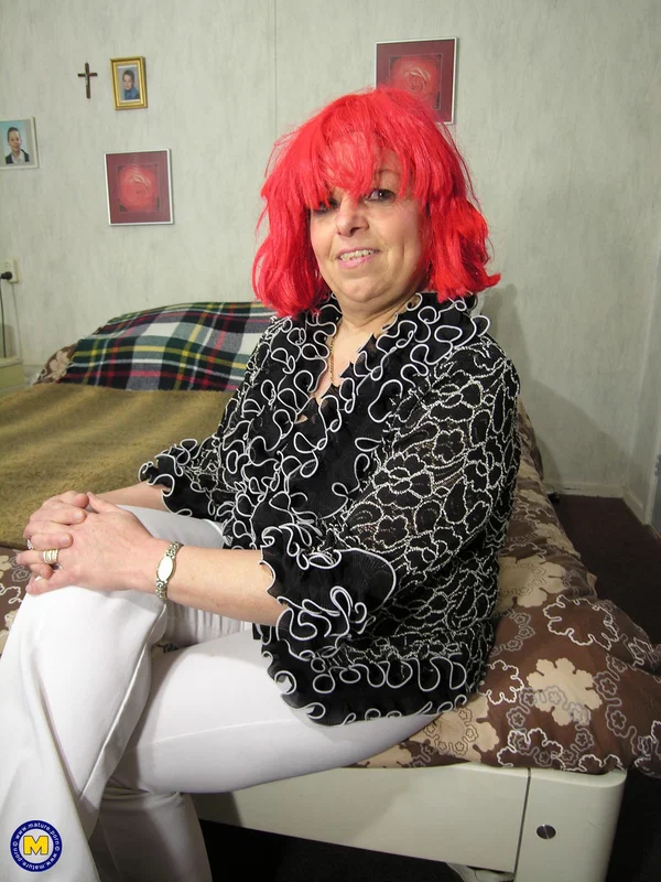 Red haired mature Coosje exposes her hard nips and plays with rubber dildo  - Mature, Dutch, BBW, Thick, Curvy, Chubby, Pussy, Amateur, Redhead, European  - Photo 2