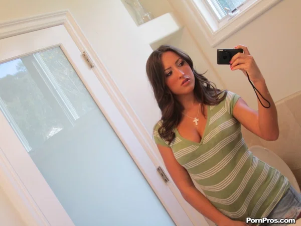 White chick Lizz Tayler takes off her shirt and panties to show natural tits  - Teen, Brunette, Pussy, Cute, Non Nude  - Photo 1