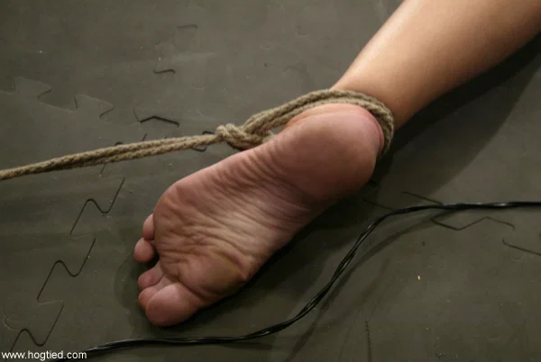 Dirty blonde babe Brooke Bound gets bound and toyed in the BDSM floor action  - Bondage, BDSM, Blindfold, Feet, Ass, Close Up, PAWG, Tattoo, Blowjob, Brunette  - Photo 17