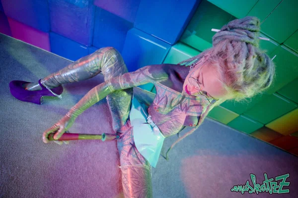 Tattooed freak Anuskatzz masturbates with toys in cantilever heels  - Latex, Glasses, Piercing, Fetish, Tattoo, Pigtails, High Heels, Dildo, Masturbation, Spreading  - Photo 10