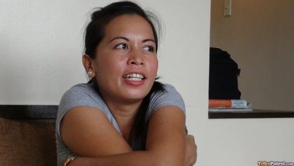 Brunette Filipina Mercy gives blowjob and gets banged doggy-style  - Asian, Amateur, Sexy, Blowjob, Outdoor, Spreading, Feet, Pretty, Non Nude, Pussy  - Photo 3