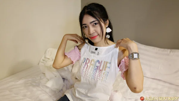 Amateur Asian Vikki flaunts her shaved cunt and gets it stuffed in POV action  - Asian, Jeans, POV, Reality, Missionary, Petite, Hardcore, Amateur, Clothed, Shaved  - Photo 5