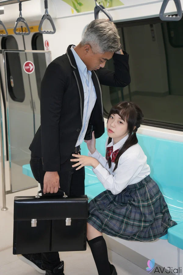 Asian schoolgirl Yuli has doggystyle sex with a senior on the train  - Chinese, Schoolgirl, Public, Asian, Small Cock, Short Hair, Blowjob, Outdoor, Non Nude  - Photo 2