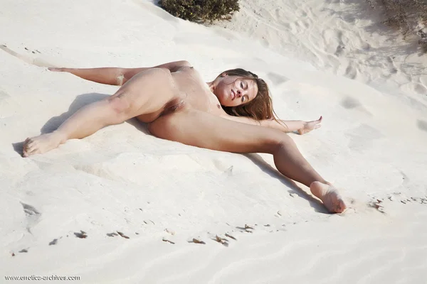 Glamour model Antea poses completely naked on an expansive sand  - Beach, Outdoor, Babe, Glamour, Ass, European, Skinny, Beautiful, Close Up, Spreading  - Photo 15
