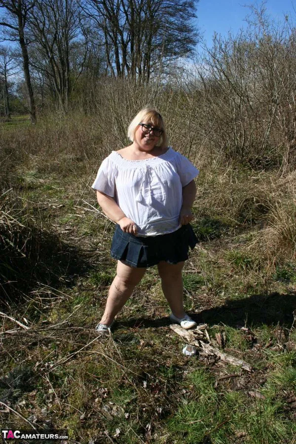 Obese blonde Lexie Cummings has sex while on a bank in the country  - BBW, Mature, Glasses, Skirt, Chubby, Curvy, Thick, Piercing, Short Hair, Outdoor  - Photo 6