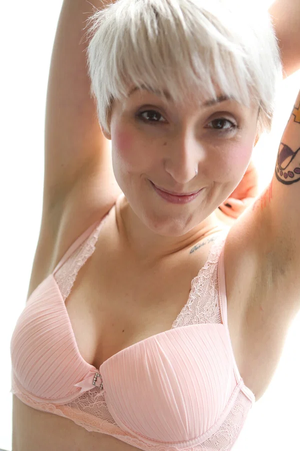 Cute blonde Molly gets completely naked during a solo engagement  - Short Hair, Amateur, Spreading, Pretty, Beautiful, Ass, Babe, Tiny Tits, Shorts, Shaved  - Photo 7