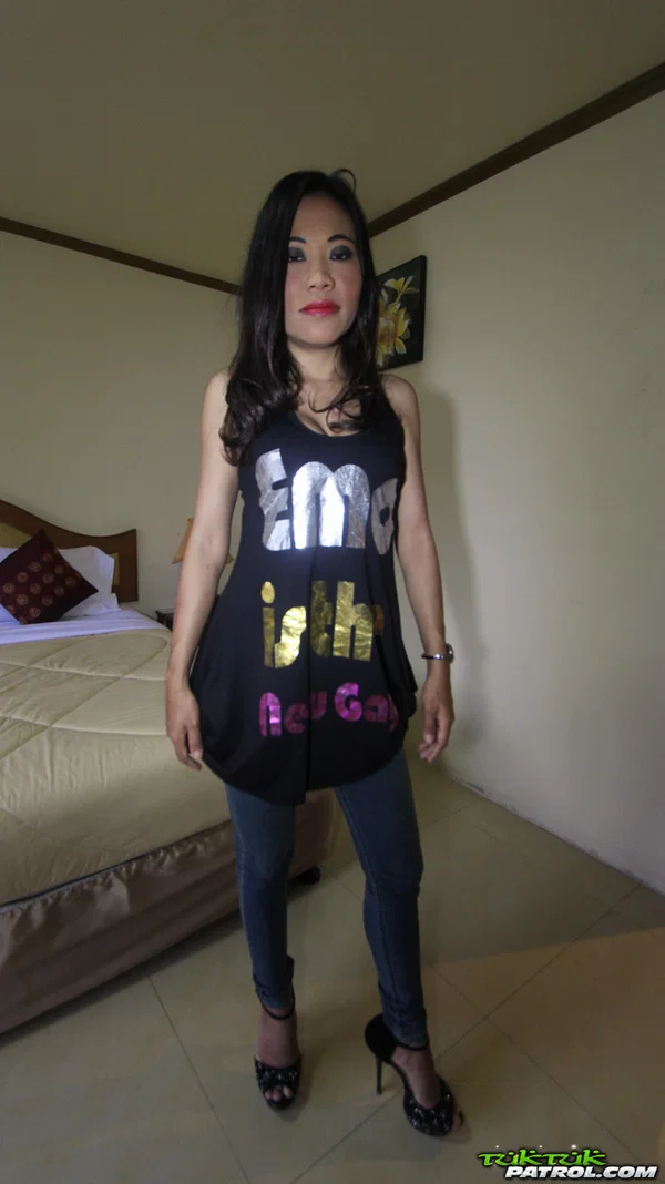Dirty Thai mom Nang deepthroats cock & has a POV fuck with a rich tourist  - Asian, Amateur, Spreading, Blowjob, Outdoor, Big Tits, Cowgirl, Non Nude, Pussy  - Photo 5