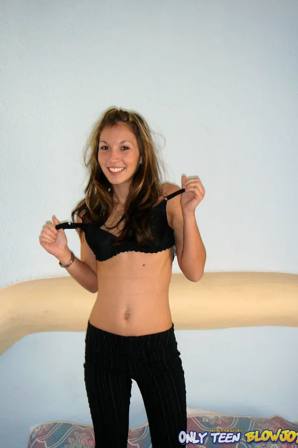 Teenage newbie Chloie Seven undresses & gives great blowjob in her first scene  - Teen, Blowjob, Outdoor, Cute, Non Nude, Cumshot  - Photo 13