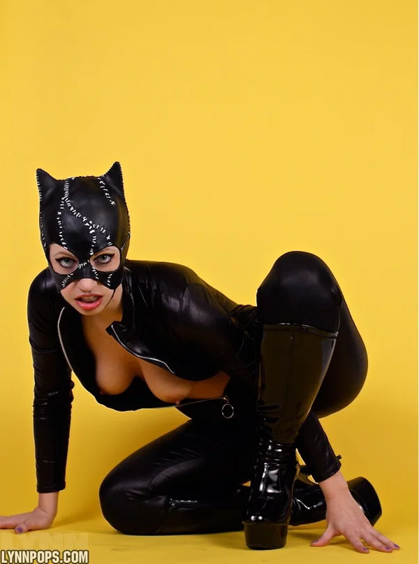 Naughty cat woman Lynn Pops pops her sexy tits out of provocative latex outfit  - Cosplay, Latex, Fetish, Amateur, Babe, Big Tits, Spreading, High Heels, Natural Tits, Nipples  - Photo 11