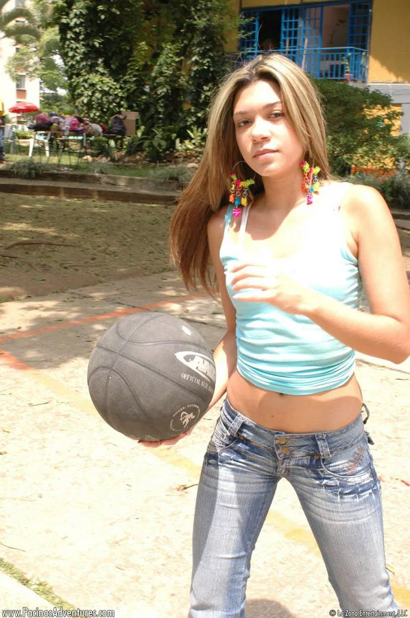 Latina amateur Diana has sex with a guy after shooting hoops at a park  - Sports, Jeans, Amateur, Latina, Ass Licking, Clothed, Outdoor, Kissing, Nipples, Ass Fucking  - Photo 7