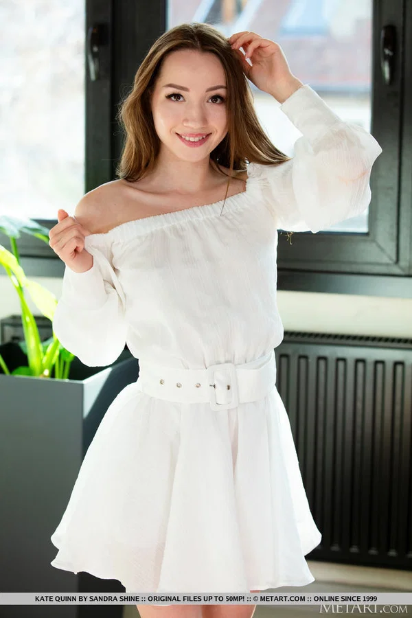 Sweet teen Kate Quinn doffs a pretty white dress to pose nude on a glass table  - Beautiful, Teen, Babe, Ass, Model, Skirt, Glamour, Feet, Pussy, European  - Photo 4