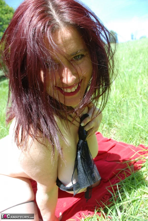 Middle-aged UK woman Juicey Janey unveils her big tits and bush in a field  - Mature, Spreading, MILF, Hairy, Close Up, Natural Tits, Outdoor, Big Tits, Pussy, Stockings  - Photo 14