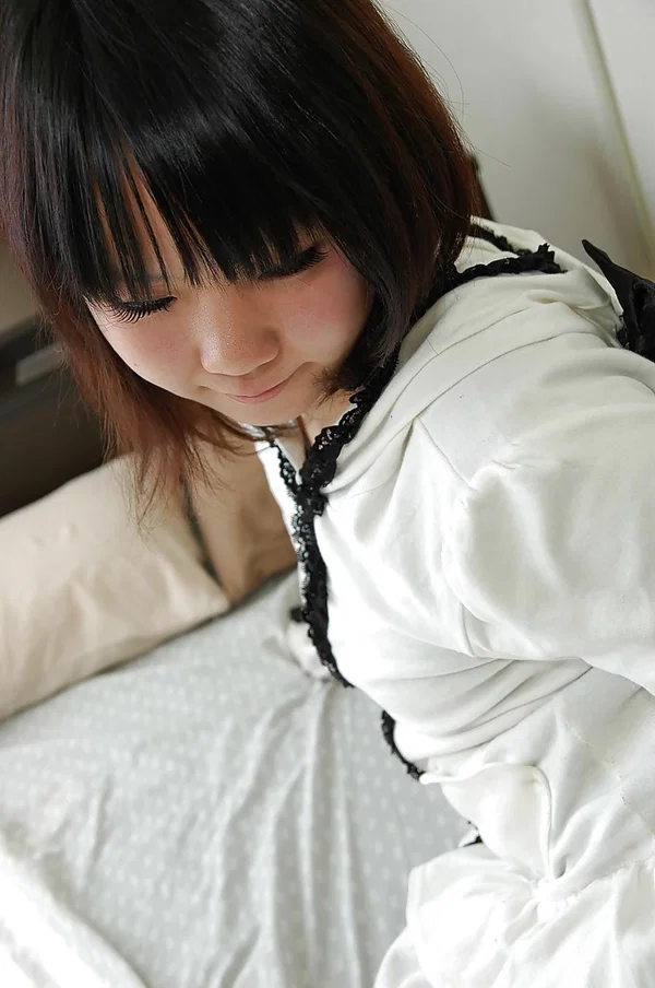 Asian teen Chihiro Tanabe undressing and spreading her pussy lips in close up  - Japanese, Asian, Teen, Lingerie, Ass, Brunette, Pantyhose, Hairy, Upskirt, Pussy  - Photo 4
