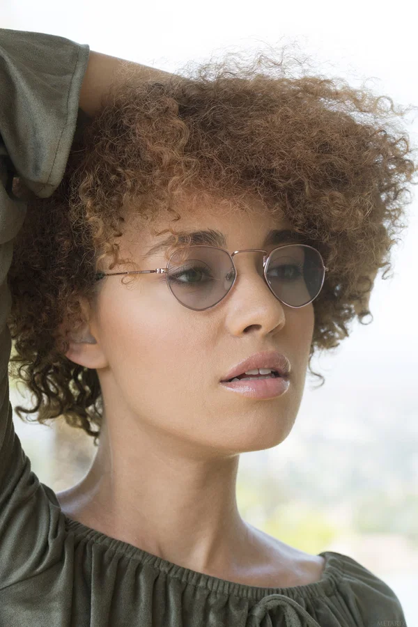 Hot young girl with curly hair removes glasses and a top to get naked in heels  - Teen, Sexy, Short Hair, Glasses, Face, Cute, Beautiful, Curly, Outdoor, Tiny Tits  - Photo 1