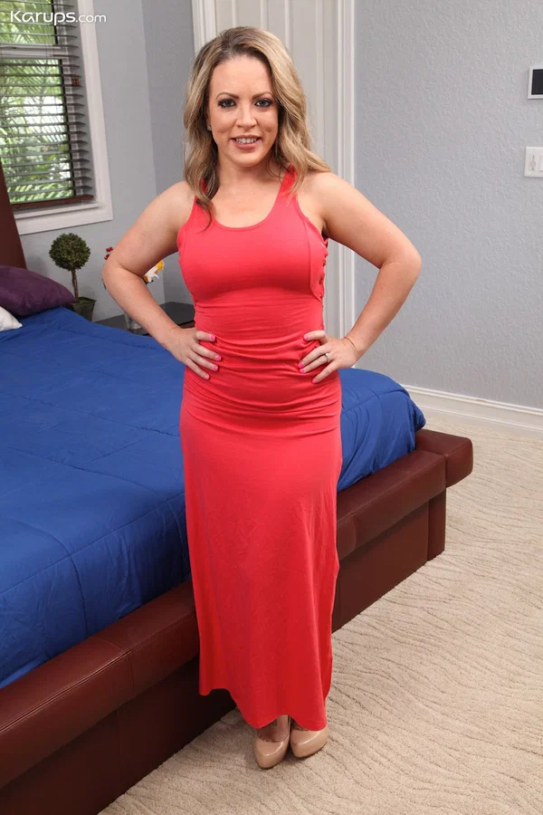 Stunning MILF Carmen Valentina flaunts her big tits & spreads her tasty pussy  - Hairy, MILF, PAWG, Big Tits, Pussy, Amateur, Feet, Ass, Dress, Undressing  - Photo 1