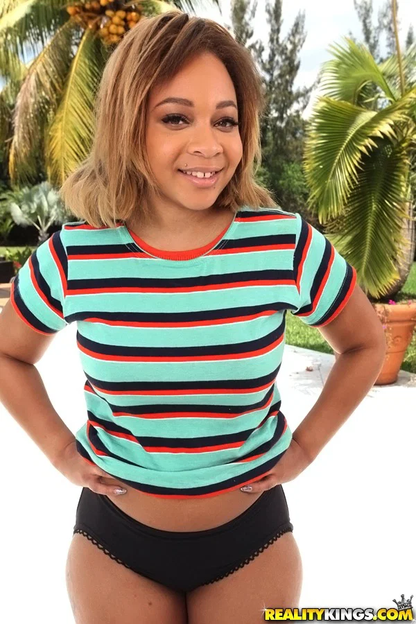 Ebony teen Mandy Rivers shows off her perfect ass and big tits  - Ebony, Outdoor, Ass, Panties, Big Tits, Close Up, Teen, African, Piercing, High Heels  - Photo 1