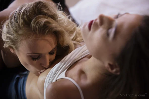 Lesbian girls Aislin and Stasy Rivera kiss to kick-start sex on a bed  - Lesbian, Teen, Pussy, Fingering, Pussy Licking, European, Glamour, Ass, PAWG, Stockings  - Photo 3