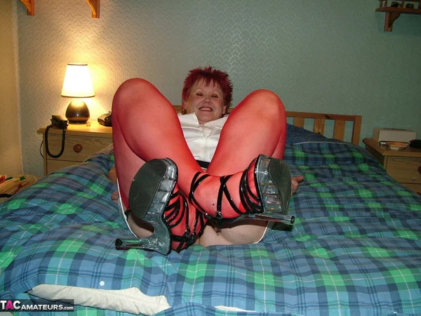 Mature nurse with red hair Valgasmic Exposed indulges in foreplay with a sissy  - Nurse, Mature, Chubby, Latex, BBW, Curvy, Amateur, Thick, Boots, Redhead  - Photo 8