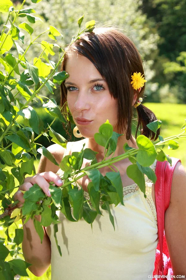 Club Seventeen performed by Rosa B Porn Images  - Farm, Cute, Outdoor, Teen, Reality, Big Clit, Hardcore, Cumshot, Cowgirl, Tiny Tits  - Photo 1