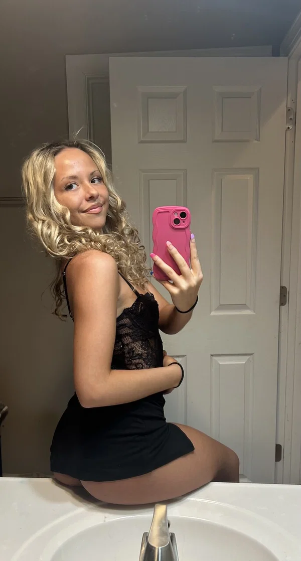 OnlyFans Teensy Mia featuring Teensy Mia XXX Images  - Selfie, Ass, Teen, Lingerie, Blonde, Amateur, Babe, Sexy, Beautiful, Piercing  - Photo 7