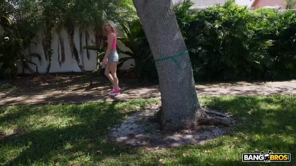 Blonde teen JoJo Austin has sex while inside of a vehicle with a boy  - Hardcore, Amateur, Petite, White, Reality, Pussy, Blonde, Outdoor, Shorts, Spreading  - Photo 2