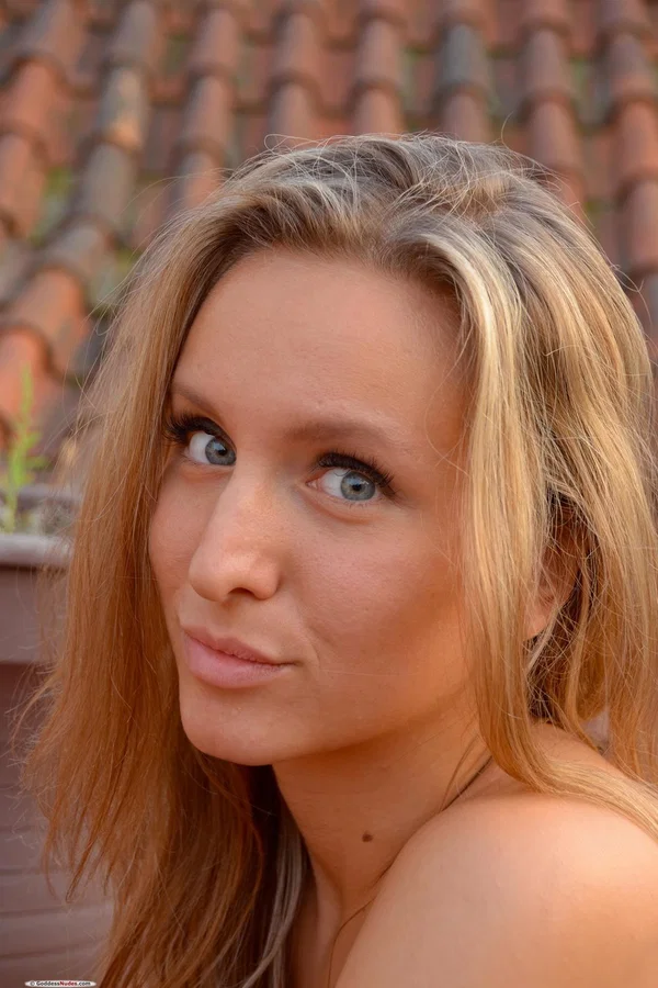 Naked teen Whitney Conroy confidently struts on a roof without a care in the wor  - Outdoor, Beautiful, Shaved, Pussy, Babe, Glamour, Teen, Model, Cute, Spreading  - Photo 19