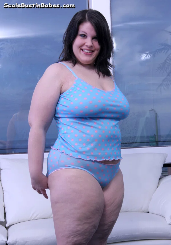 Amateur Voluptuous Maddy blows a monster dick and tastes fresh cum  - Hairy, Cumshot, Amateur, Spreading, Blowjob, Big Tits, Short Hair, Non Nude, Pussy  - Photo 1