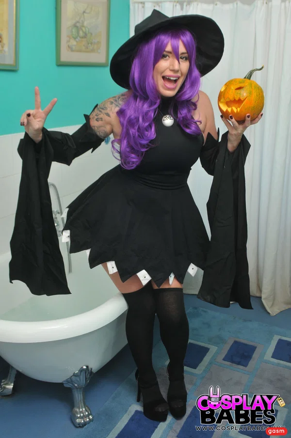 Kinky inked pornstar in a witch costume Yuffie Yulan rides a dick anally  - Cosplay, Halloween, Anal, British, Big Tits, Brunette, Non Nude, Pussy, Spreading, White  - Photo 12