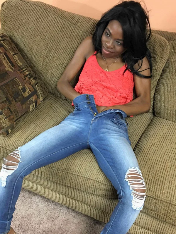 Ebony amateur Melody Cummings gets down on her knees & blows a white dick  - Ebony, African, Jeans, Skinny, Amateur, MILF, Blowjob, High Heels, Clothed, Brunette  - Photo 4